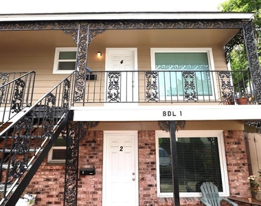 808 1/2 W Main Street - Photo Thumbnail 13