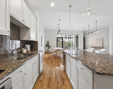 5005 Hidalgo Street - Photo Thumbnail 12