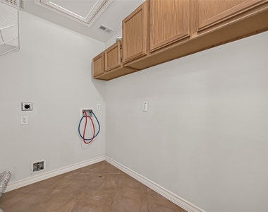 3830 Flatwood Drive - Photo Thumbnail 32