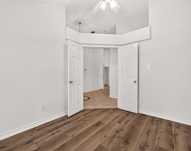 3830 Flatwood Drive - Photo Thumbnail 5