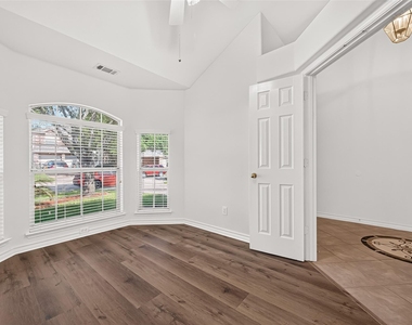 3830 Flatwood Drive - Photo Thumbnail 4