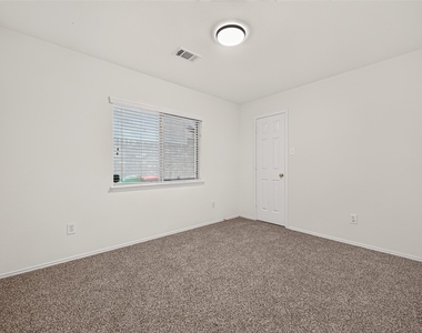 3830 Flatwood Drive - Photo Thumbnail 7