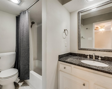 1300 Augusta Drive - Photo Thumbnail 13