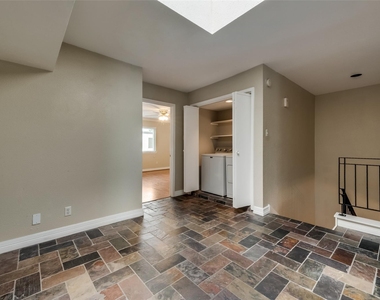1300 Augusta Drive - Photo Thumbnail 12