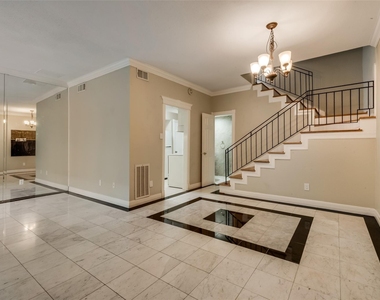1300 Augusta Drive - Photo Thumbnail 5