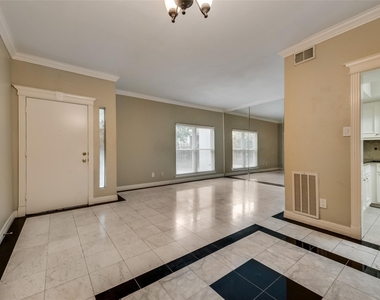 1300 Augusta Drive - Photo Thumbnail 3