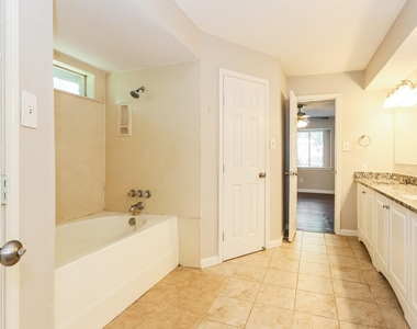 24106 Creekview Drive - Photo Thumbnail 15