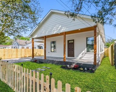 815 Wilkes Street - Photo Thumbnail 3