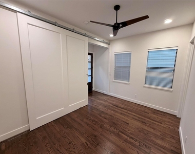 2322 Camden Drive - Photo Thumbnail 24