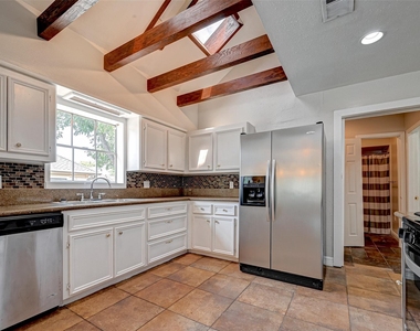 817 Eleanor Street - Photo Thumbnail 15
