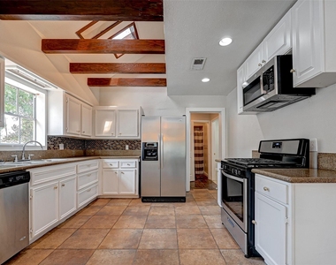 817 Eleanor Street - Photo Thumbnail 19