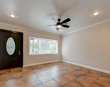 817 Eleanor Street - Photo Thumbnail 7