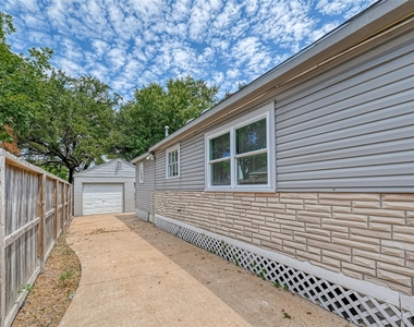 817 Eleanor Street - Photo Thumbnail 43