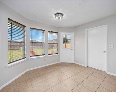 16710 Cheshire Place Drive - Photo Thumbnail 8