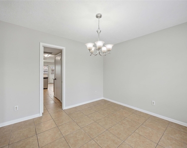 16710 Cheshire Place Drive - Photo Thumbnail 13