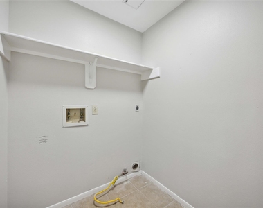 16710 Cheshire Place Drive - Photo Thumbnail 14