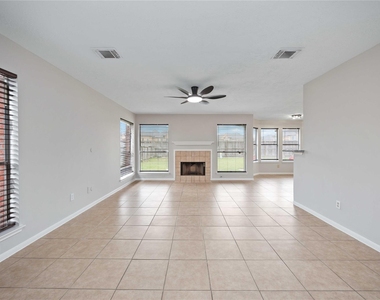 16710 Cheshire Place Drive - Photo Thumbnail 3
