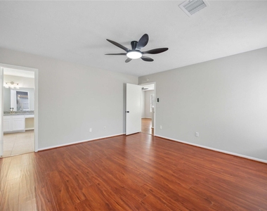 16710 Cheshire Place Drive - Photo Thumbnail 18