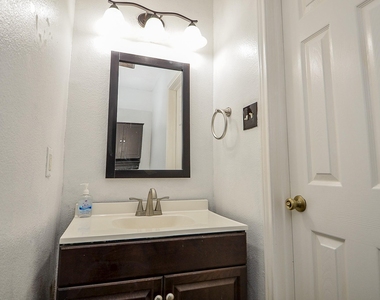13837 Purplemartin Street - Photo Thumbnail 26