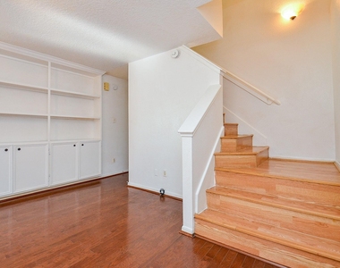 13837 Purplemartin Street - Photo Thumbnail 15