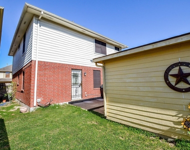 13837 Purplemartin Street - Photo Thumbnail 31