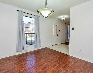 13837 Purplemartin Street - Photo Thumbnail 5