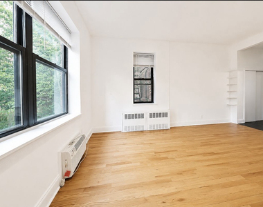  East 10th Street - Photo Thumbnail 1