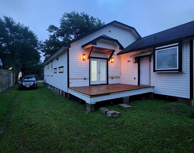 1506 Munger Street - Photo Thumbnail 3