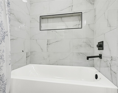 723 Loire Lane - Photo Thumbnail 14