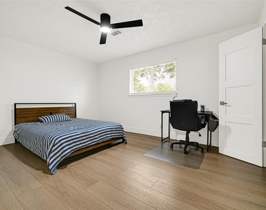 723 Loire Lane - Photo Thumbnail 15