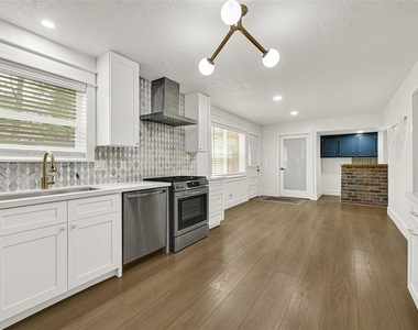 723 Loire Lane - Photo Thumbnail 7