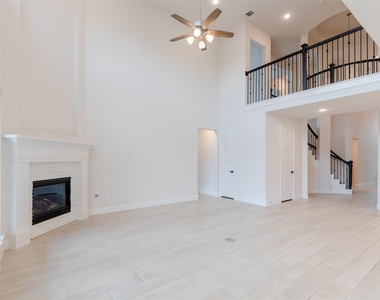3114 Swift Way - Photo Thumbnail 10