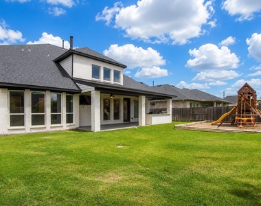3114 Swift Way - Photo Thumbnail 31