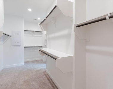 3114 Swift Way - Photo Thumbnail 18
