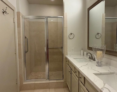 4899 Montrose Boulevard - Photo Thumbnail 18