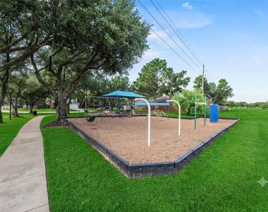 17414 Erin Way Court - Photo Thumbnail 46