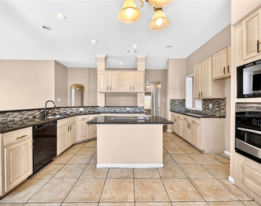 17414 Erin Way Court - Photo Thumbnail 20