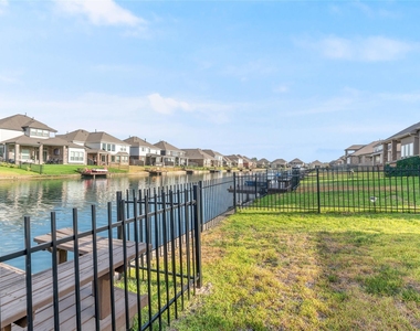 29650 Kynndal Shore Drive - Photo Thumbnail 35