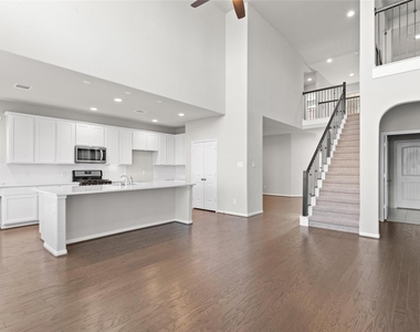 29650 Kynndal Shore Drive - Photo Thumbnail 5