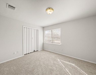 14415 Insley Street - Photo Thumbnail 5