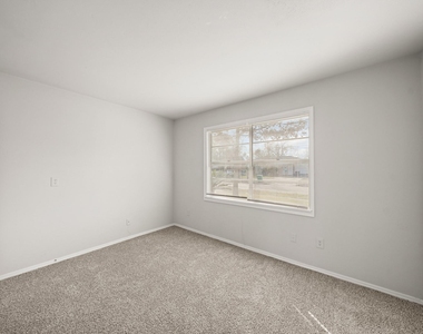 14415 Insley Street - Photo Thumbnail 4