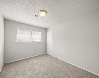 14415 Insley Street - Photo Thumbnail 7