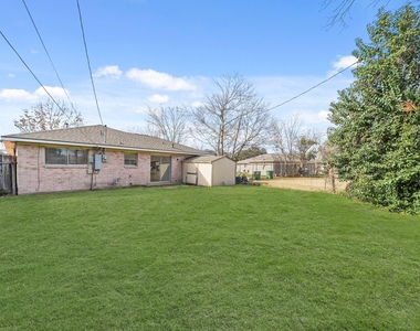 14415 Insley Street - Photo Thumbnail 10