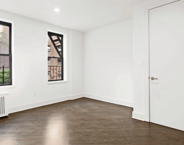 226 East 70th Street - Photo Thumbnail 3