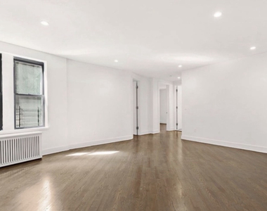 226 East 70th Street - Photo Thumbnail 2