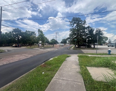 408 75th Street - Photo Thumbnail 4