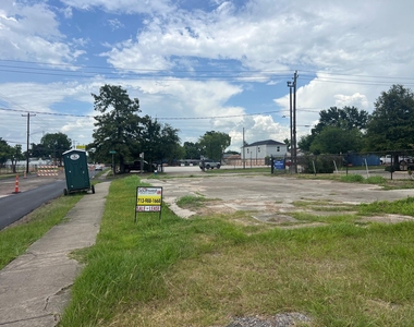 408 75th Street - Photo Thumbnail 8