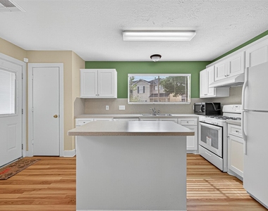 15859 E Park Court - Photo Thumbnail 6