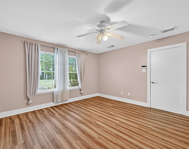 15859 E Park Court - Photo Thumbnail 8