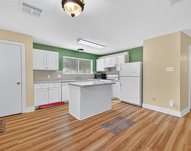 15859 E Park Court - Photo Thumbnail 5
